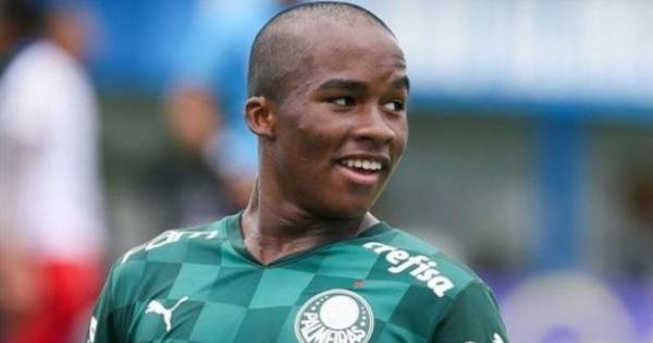 الملكي يهزم برشلونة خارج المستطيل الأخضر .. وخليفة روماريو هو السبب !!