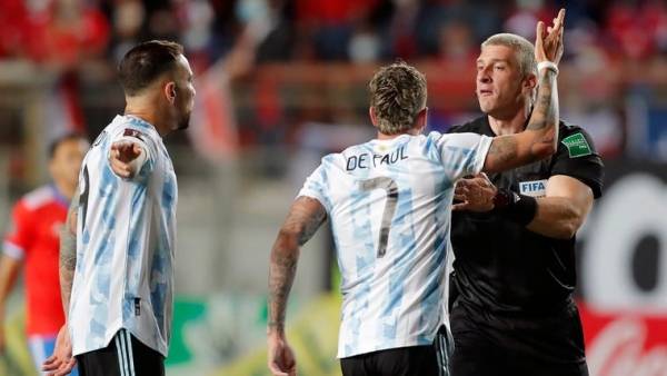 نجم الأرجنتين عن مواجهة تشيلي: لم يتركونا ندخل المرحاض !