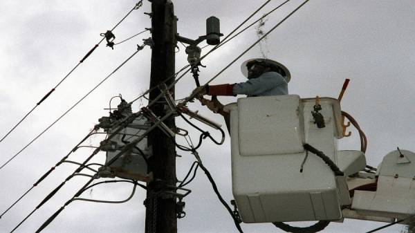 الطاقة النيابية تبدأ بالتحقيق بانقطاع التيار الكهربائي خلا المنخفض الجوي