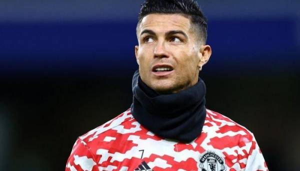 رونالدو يحارب الانقسامات في يونايتد على واتس آب