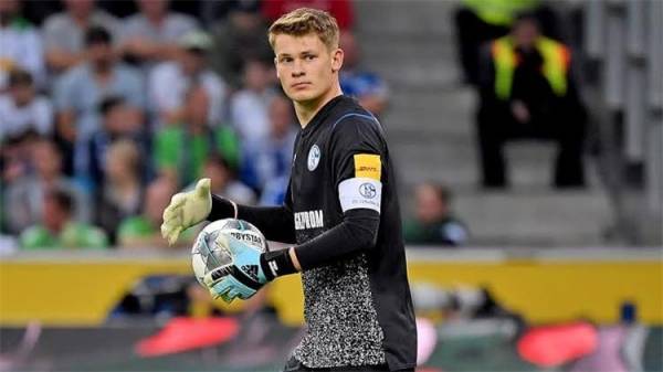 وكيل نوبل: من غير المنطقي أن يجلس بديلا لنوير