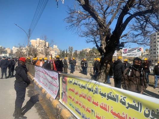 المزارعون يحتجون امام مجلس النواب.. والمصالحة للحكومة: خافوا الله !