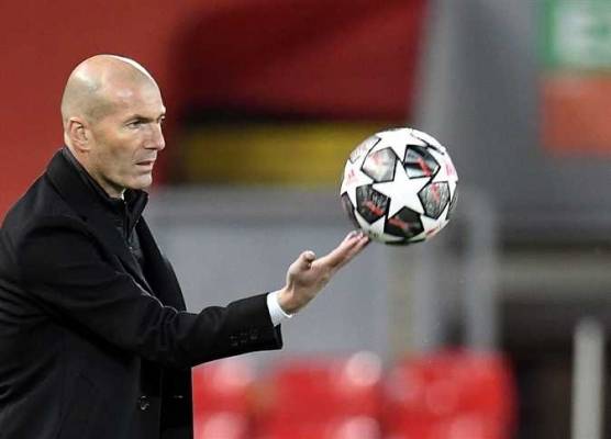 الكشف عن أولى صفقات زيدان حال تولي قيادة باريس سان جيرمان