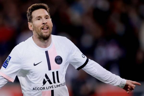 صحفي كتالوني يصدم ميسي قبل مباراة ريال مدريد