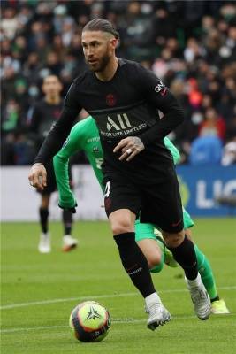 أزمة تتبع الأخرى في مسيرة راموس داخل القلعة الباريسية