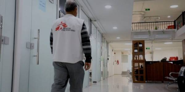 أطباء بلا حدود تغلق أكبر بعثاتها في الأردن