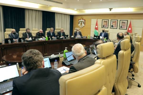 لجنة للنظر بالمطالبات العالقة بين المكلَّفين والمخالفين وسلطة العقبة