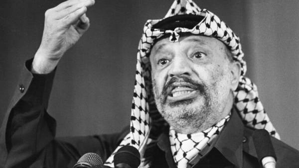 حمد بن جاسم يكشف سرا خطيرا عن وفاة الزعيم الفلسطيني ياسر عرفات  فيديو