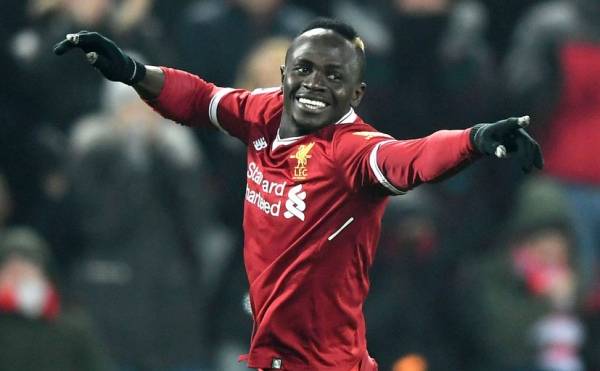 ماني: صلاح وجه لي سؤالا بعد العودة إلى ليفربول