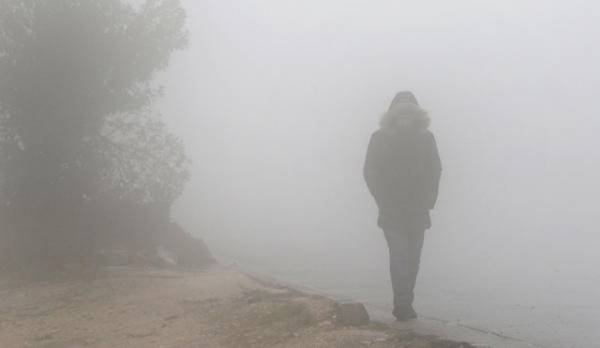 الأمن يحذر السائقين من الضباب