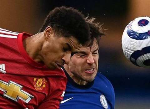 دراسة تكشف تأثير الضربات الرأسية بكرة القدم على الدماغ