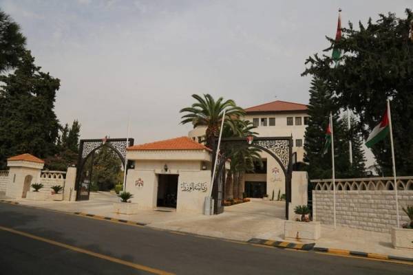 قرار حكومي هام يدخل حيز التنفيذ اليوم