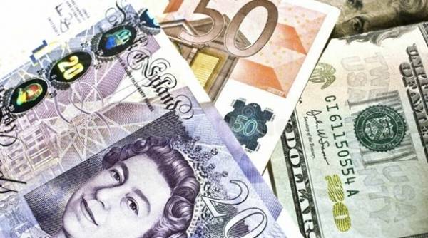 هل سيستمر الدولار الأمريكي في اتجاهه الصعودي أمام اليورو والجنيه الإسترليني؟