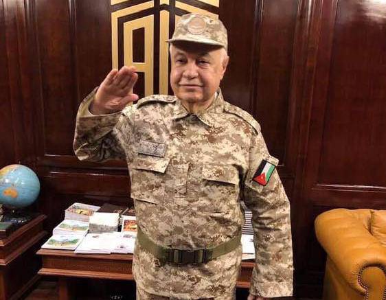 أبو غزالة يكافىء موظفيه ويشكرهم