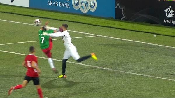 أبو عمارة يزور حارس الجزيرة وينفي إصابته بارتجاج مخ .. تفاصيل