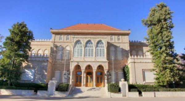 بعد جديلة ابتعاث طبيبة .. أطباء يطالبون الديون الملكي بالتدخل وإقالة وزير الصحة