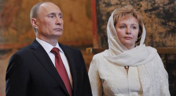 حقيقة طلاق بوتين من زوجته بسبب حرب أوكرانيا (فيديو )