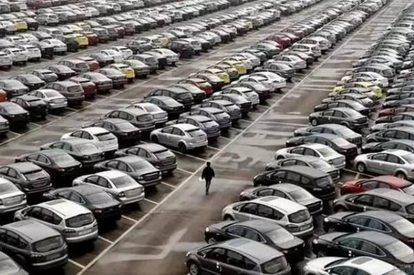 تجار السيارات .. ألغام وقنابل موقوتة على كتف المواطن الأردني !!