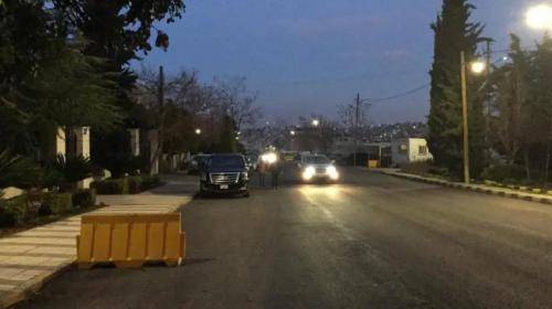 رئيس وزراء سابق أقام كراج بالشارع العام لخدمة قصره.. ما القصة؟!