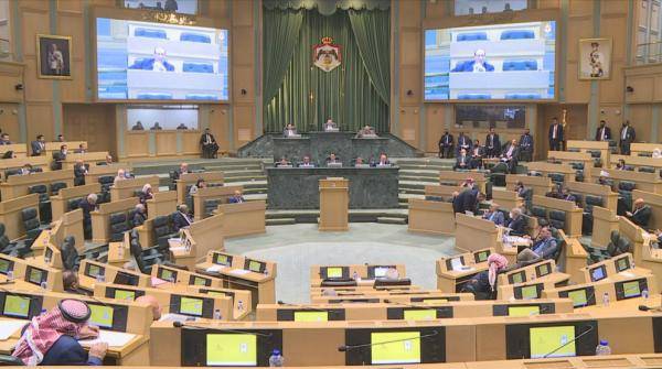 النواب يقر عدة مواد بمشروع قانون الأحزاب