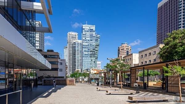 توقف جميع المواقع الحكومية في إسرائيل عن العمل ووسائل إعلام عبرية تزعم أنه هجوم إيراني