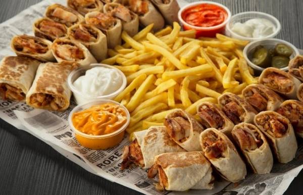 أغرب قضية فساد في الأردن .. رشوى مقابل وجبة شاورما !