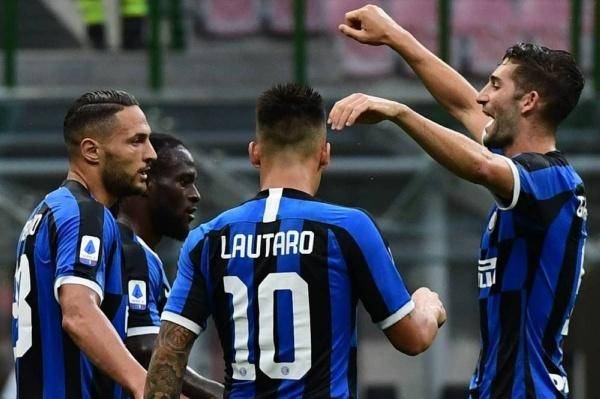 الإنتر يتعادل أمام فيورنتينا ويبتعد عن صدارة الكالتشيو