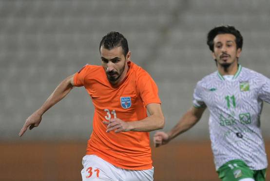 العرسان يعيد صدارة الدوري لكاظمة  فيديو