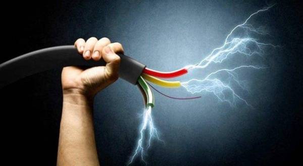 وفاة شاب بصعقة كهربائية ووالده حزنا عليه في الشونة الجنوبية