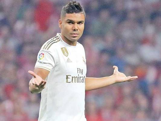 كاسيميرو يوجه رسالة للجماهير بعد رباعية الكلاسيكو