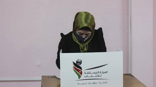 فوز 74 سيدة بالتنافس في مجالس البلديات والمحافظات