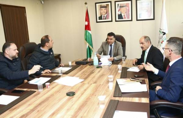 وساطة الحنيفات تنزع فتيل أزمة الحليب .. وهذه خفايا اجتماع النصف ساعة