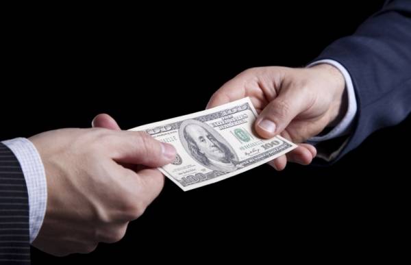 هدايا وعطايا رئيس مجلس ادارة شركة مساهمة كبرى .. وكرم البخيل