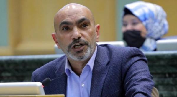 النائب الحراسيس يدعو لعمل تحويشة من أجل شراء قلم لوزير العمل !! .. تفاصيل