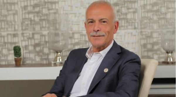 زياد شلباية :ابن أخ جبريل الرجوب طردني من الملعب