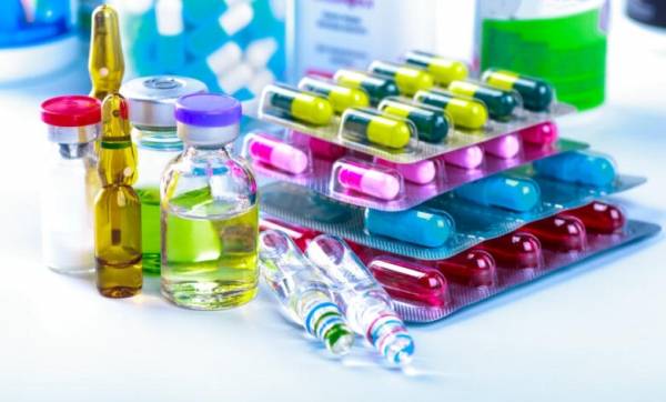 الغذاء والدواء تقرر تخفيض أسعار 90 صنفاً دوائياً