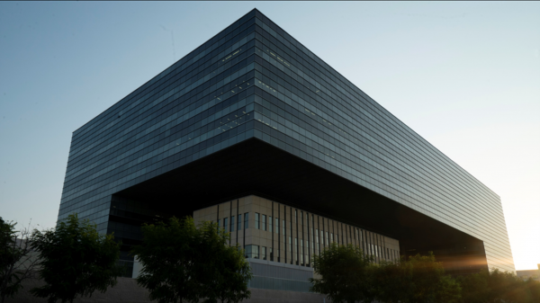 بنك الإسكان يرعى اللقاء الحواري لدولة رئيس الوزراء  مع منتدى الاستراتيجيات الأردني