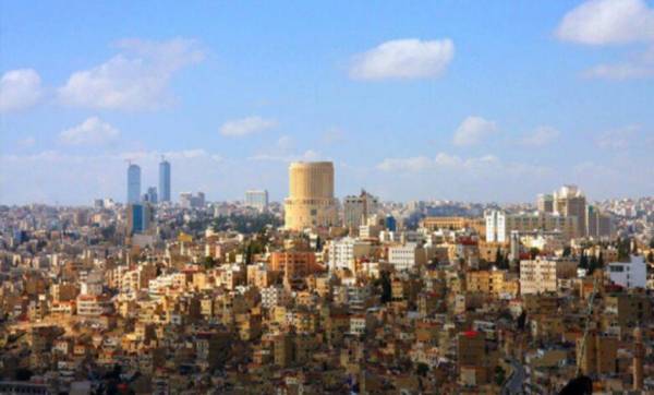 حالة الطقس حتى يوم الجمعة.. عمان تُلامس (33) درجة