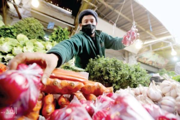 من يرفع الظلم عن “وسطاء” السوق المركزي؟