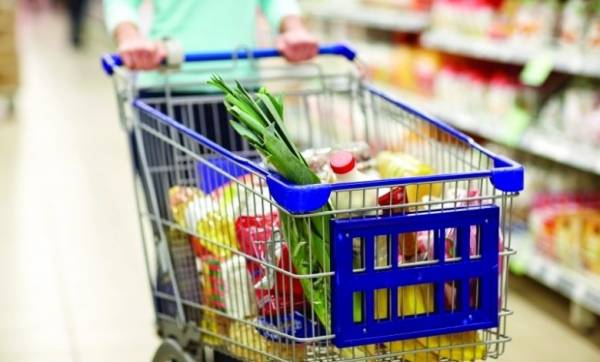 الحكومة: عقوبات شديدة بحق من يرفع الأسعار