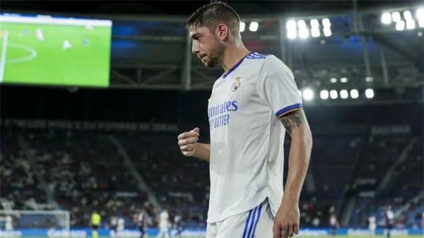 أنشيلوتي يتفوق على نفسه.. والصقر يتوهج