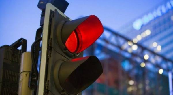 5184 مخالفة “قطع إشارة” الشهر الماضي