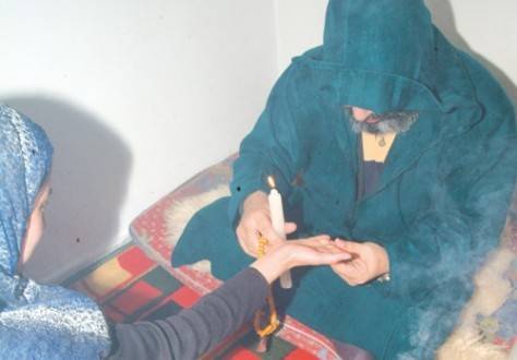 حدث في الأردن.. مشعوذ يتحرش بسيدة بحجة معالجة ابنتها