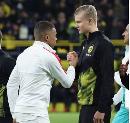 هالاند أم مبابي ؟ داني ألفيس يجيب بشكل غريب !!