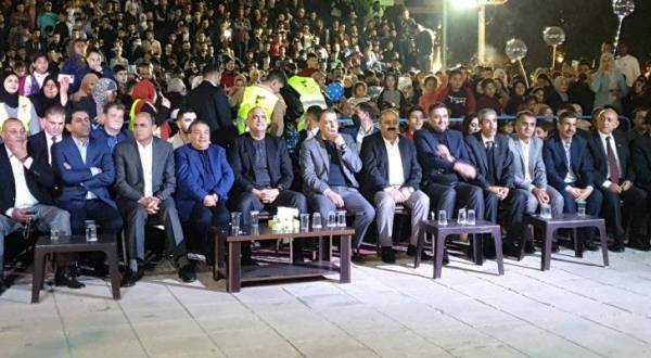 بالفيديو...  رئيس الوزراء ووزير الداخلية يشاركان في رمضانيات مدينة الحسن للشباب باربد