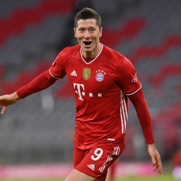 برشلونة يوضح حول اتفاقه مع ليفاندوفسكي