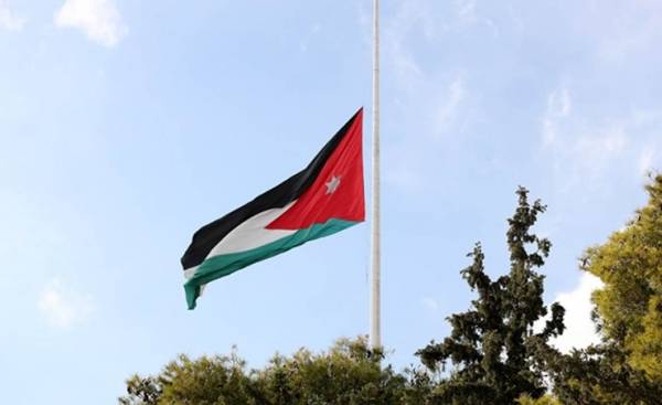 الأردنيون يحتفلون بيوم العلم الوطني