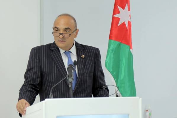 الخصاونة يغرد: لنرفع علمنا عاليا