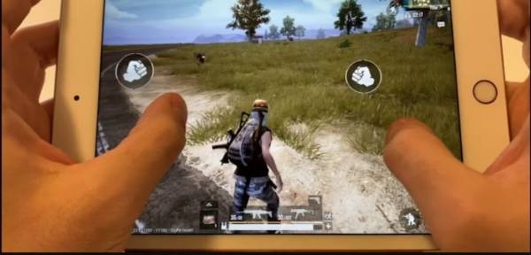 طفل أردني بين الحياة والموت بسبب لعبة على الآيباد