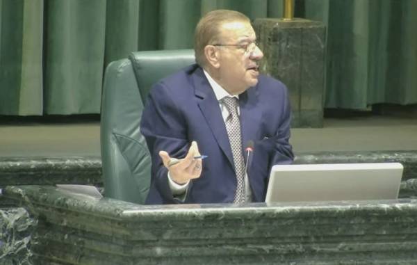 الدغمي للنواب : يعني أحط قفل على أفواه الناس أنا !!